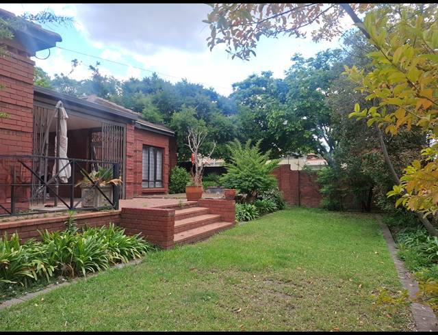 4 BEDROOM CLUSTER TO LET IN BRYANSTON